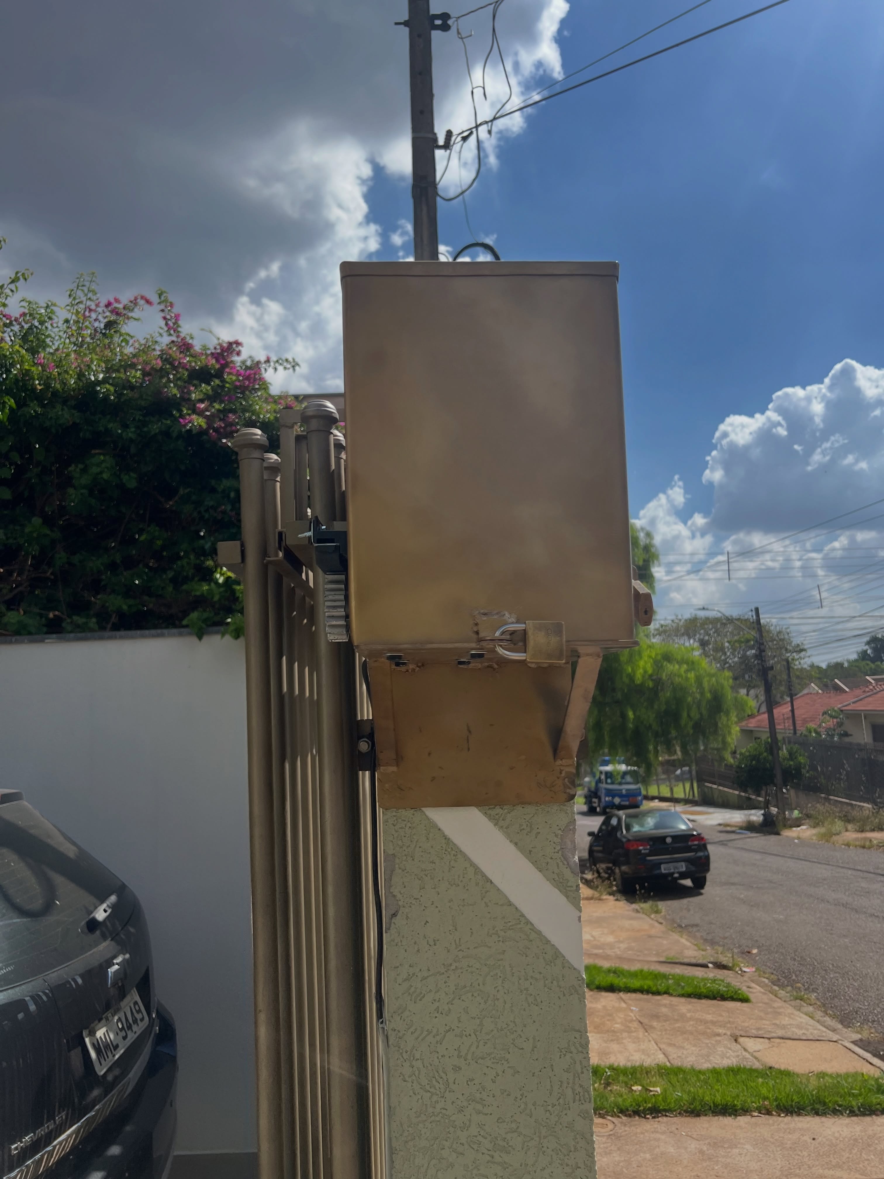 Trabalho de Portão eletrônico • Motor